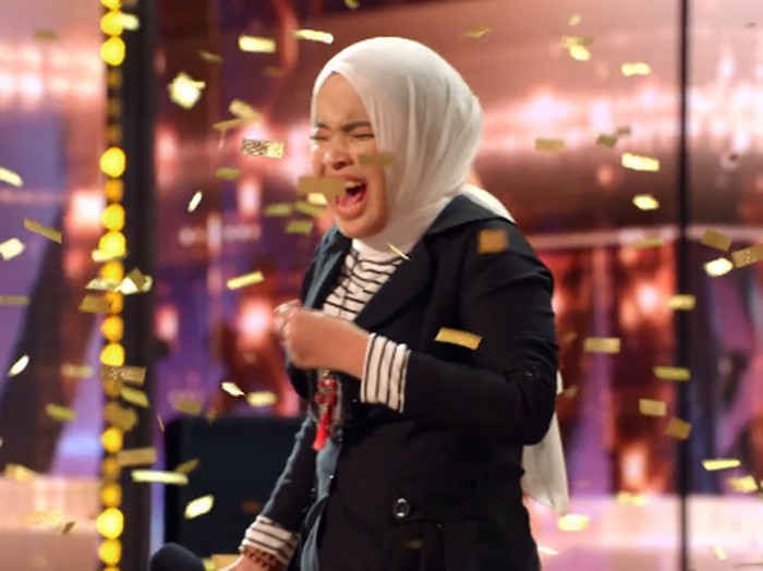 Aksi Putri Ariani mendapatkan golden buzzer di Americas Got Talent.