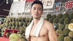 Bikin Salting! Instagram Ini Khusus Unggah Foto Pria Seksi dengan Durian