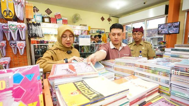 bupati ipuk beli stationery