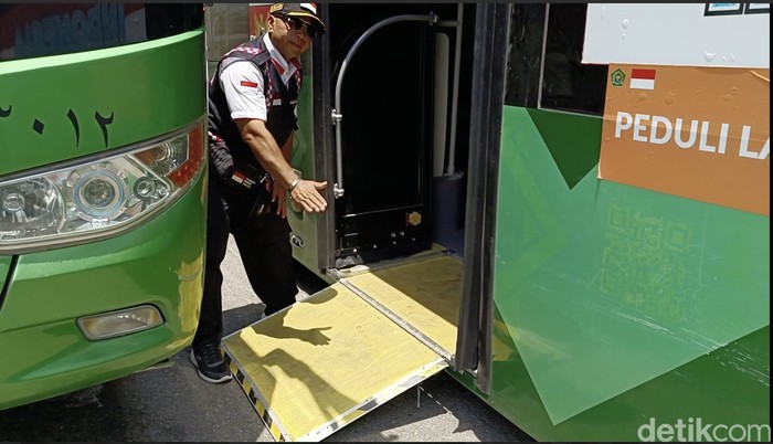 Bus Shalawat Bus Shalawat di Makkah