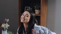 Akhir-akhir ini Caitlin memang sedang disibukkan dengan syuting serial dan film. Ia juga kerap diundang ke beberapa acara televisi. Terlepas dari itu, Caitlin sempat membagikan momen saat kulineran. Foto: Instagram @caitlinhalderman