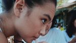 Pose Cantik Caitlin Halderman Saat Kulineran hingga Masak Bakso