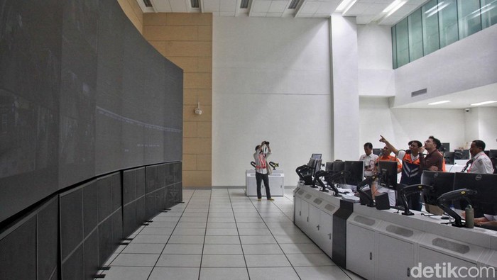 Dari Ruang Ini, Pergerakan LRT Jakarta Dikendalikan