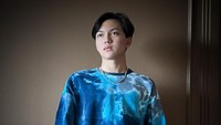 Ezzar mencuri perhatian karena ketampanannya. Foto: Instagram @indrieofficial