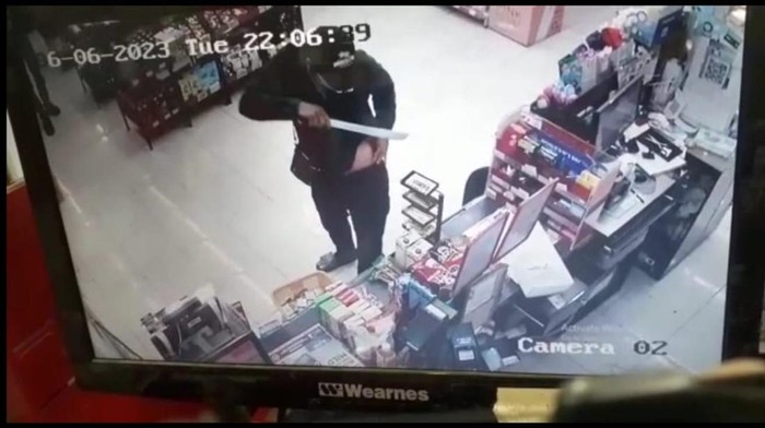 Foto dari CCTV yang Menunjukan Perampokan di Minimarket Cisarua KBB.