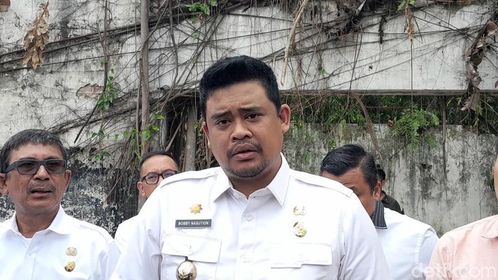 Foto: Wali Kota Medan Bobby Nasution di Warenhuis (Nizar Aldi/detikSumut)
