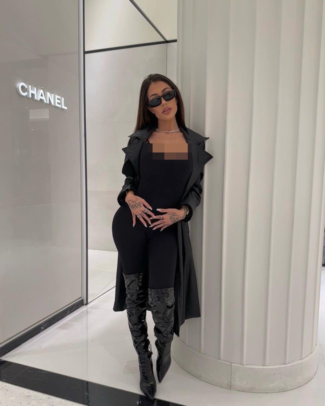 Dilansir media Amerika Selatan, Globo Esporte, wanita yang dikenal sebagai DJ Gaby tersebut melaporkan mantan kekasihnya melayangkan laporan di daerah asal Antony di Sao Paulo, Brasil. Dikatakan bahwa selama menjalin asmara dengan pemain winger tersebut, ia mengalami kekerasan domestik yang membuat tubuhnya luka juga ancaman.Foto: Instagram Gabriela Cavallin