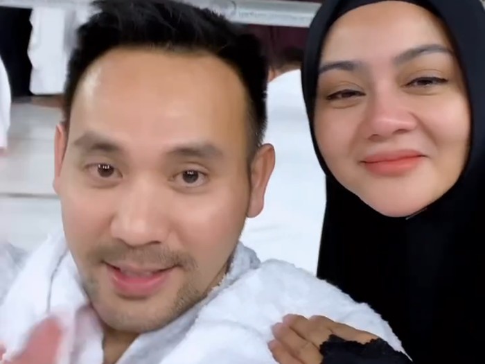 Gaya hijab Jenita Janet kini sudah mantap berhijab.