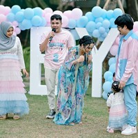 Aurel Hermansyah dan Atta Halilintar juga sempat terlihat menggelar acara gender reveal secara outdoor untuk anak keduanya. Acara gender reveal tersebut digelar secara tertutup dan hanya dihadiri pihak keluarga. Anak kedua Aurel dan Atta telah lahir pada 11 November 2023. Foto: Instagram
