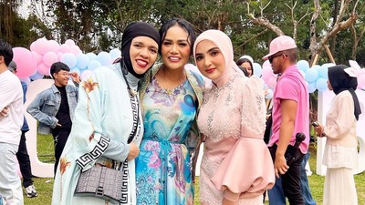 Adu Gaya Krisdayanti, Ashanty hingga Geni Faruk di Gender Reveal Aurel-Atta