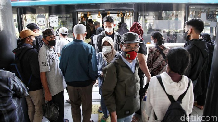 Halte TJ Senen Sentral Kembali Beroperasi, Begini Potretnya PT Transportasi Jakarta (Transjakarta) telah membuka kembali Halte Senen Sentral, Jakarta Pusat usai direvitalisasi, Rabu (7/6/2023).