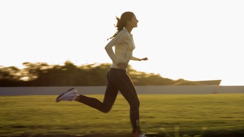 Hari Lari Sedunia (Global Running Day) diperingati setiap 7 Juni. Peringatan ini mengajak orang-orang untuk memulai kebiasaan hidup sehat dengan cara berlari.