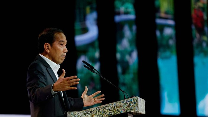 Indonesias President Joko Widodo speaks about the planned new capital Nusantara, at Ecosperity Week in Singapore June 7, 2023. REUTERS/Edgar Su