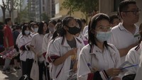 Nilai maksimumnya adalah 750, sementara nilai di atas 600 menjadi batas minimum agar siswa dapat tempat di universitas ternama, yang selama ini menjadi tiket kesuksesan individu dan profesional di China.