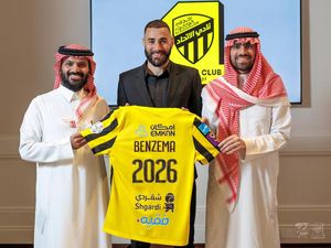 Karim Benzema: Liga Arab Bagus kok, Ada Cristiano Ronaldo