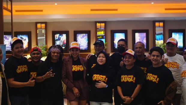 Film Kejar Mimpi Gaspol! gelar nobar yang diramaikan banyak penonton dan fans.