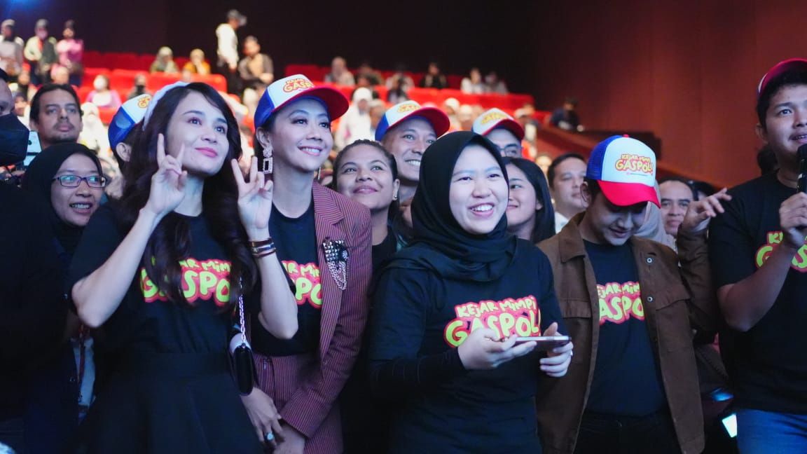 Film Kejar Mimpi Gaspol! gelar nobar yang diramaikan banyak penonton dan fans.