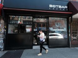 Kenalan dengan ADAM, Robot AI Pembuat Kopi dan Koktail