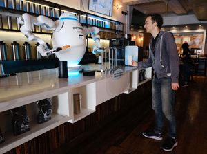 Kenalan dengan ADAM, Robot AI Pembuat Kopi dan Koktail