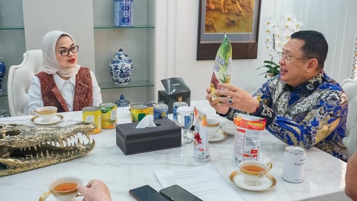 Kepala BPOM Penny Lukito mendatangi Ketua MPR RI Bambang Soesatyo.
