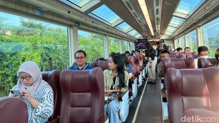 Kereta Panoramic