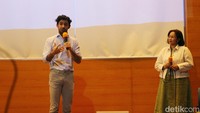 Program ini mendorong kolaborasi aktif praktisi ahli dengan dosen juara agar tercipta pertukaran ilmu dan keahlian yang mendalam dan bermakna antar sivitas akademika di perguruan tinggi dan profesional di dunia kerja. Para praktisi yang mengajar di perguruan tinggi berasal dari industri, BUMN, wirausahawan, praktisi, seniman, peneliti, maupun instansi pemerintah dalam dan luar negeri.