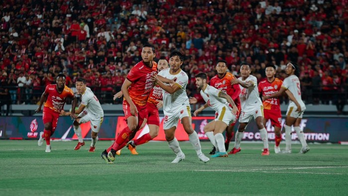 Laga Play-Off antara Bali United dan PSM Makassar pada Selasa (6/6/2023) di Stadion Dipta, Gianyar, Bali. (IST)