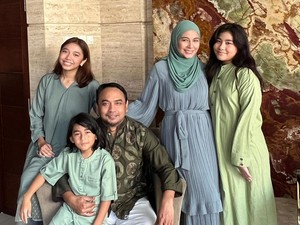 Meisya Siregar Bawa Keluarga Besar Umrah, Utamakan Kenyamanan dan Kebersamaan
