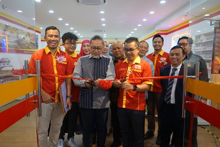 Mendag Resmikan Minimarket Domart di Malaysia