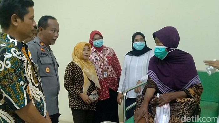 Nenek Amah (73) dirawat di RSUD Kesesi Kabupaten Pekalongan, Jawa Tengah, Rabu (7/6/2023).