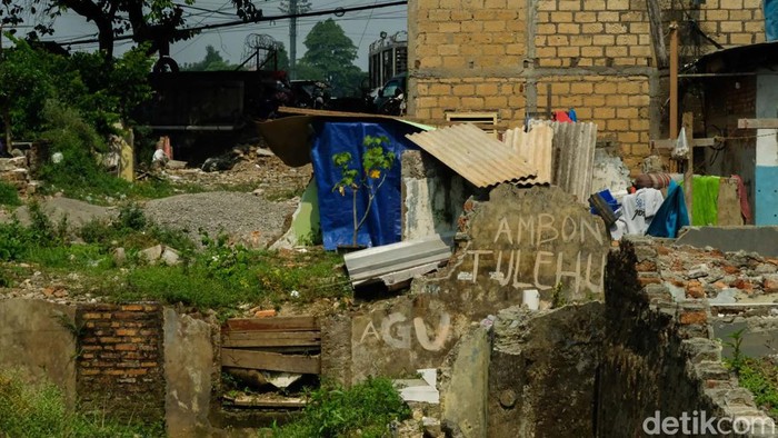 Normalisasi Sungai Ciliwung di Rawajati, Jaksel, belum ada perkembangan signifikan usai ditinjau Pj Gubernur DKI Jakarta Heru Budi Hartono. Seperti ini potretnya.