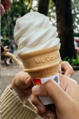 Sebut Mesin Es Krim Rusak, Pelayan Ini Ketahuan Berbohong