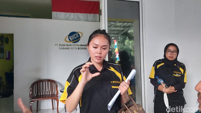 Penanggung Jawab Sementara Kepala Cabang Kantor PT BMCM Kota Bogor, Nurhayati (M Sholihin/detikcom)