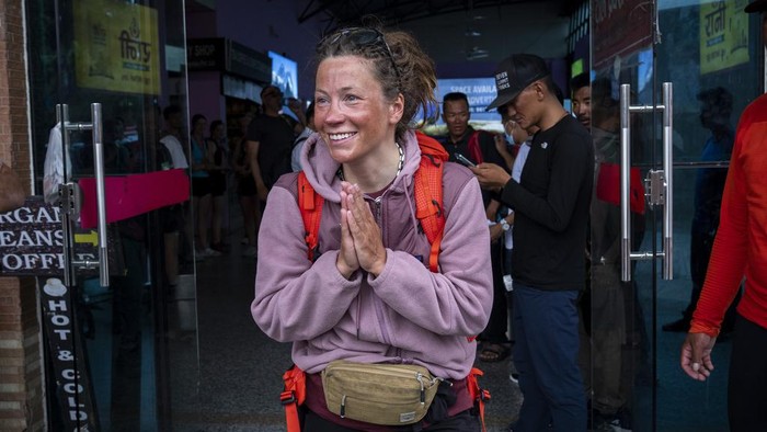 Pendaki Norwegia Berburu Rekor Mendaki 14 Gunung Tertinggi Dunia Norwegian climber Kristin Harila, 37, right, and her guide Tenjen Sherpa pose for a photograph in Kathmandu, Nepal, Tuesday, June 6, 2023. The Norwegian who is aiming to be the fastest climber to scale all the world's 14 highest mountains announced she is shortening her goal and do it in half the time than initial target. (AP Photo/Niranjan Shrestha)