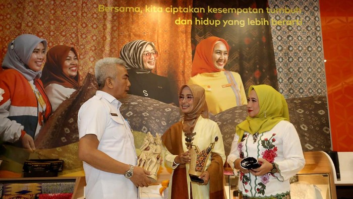 Perkuat Layanan Pendanaan di Kawasan Pondok Indah BTPN Syariah terus berikhtiar menjadi organisasi yang terus tumbuh bersama menginspirasi bagi seluruh stakeholder untuk mewujudkan niat baik lebih cepat.