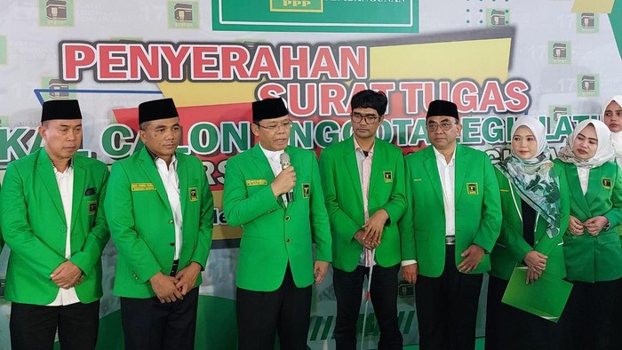 Plt Ketum PPP Mardiono (ketiga dari kiri)/(Yogi-detikcom)