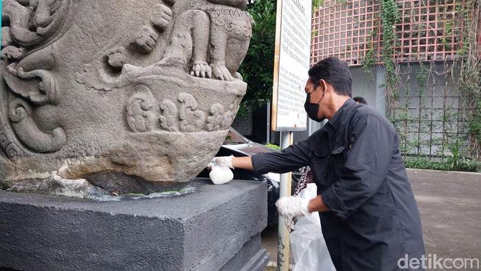 Proses Perawatan Koleksi Kuno di Museum Mpu Purwa Kota Malang