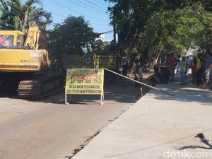 Warga Keluhkan Jalan Antang Makassar Retak Padahal Belum Sebulan Dibeton