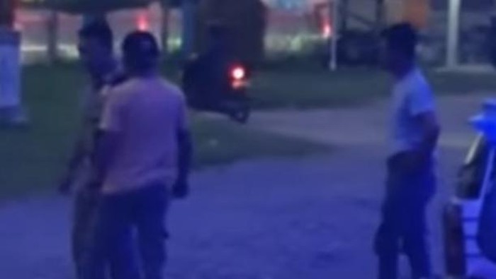 Tangkapan layar video viral Kasatpol PP Madina dianiaya anggotanya