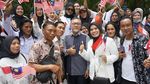 Tawa Lepas Jokowi Disambut Jajaran Menteri di Kuala Lumpur