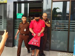 Riko Pembunuh Sadis Elisa Pakai Kloset Didakwa Pembunuhan Berencana