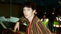 Troye Sivan pun ikut tampil di sana menjadi sahabat dari Jocelyn yakni Xander. Dok. HBO GO