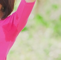 Sudah Mandi dan Pakai Deodoran tapi Masih Bau Badan? Ini Penyebabnya