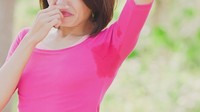 Sudah Mandi dan Pakai Deodoran tapi Masih Bau Badan? Ini Penyebabnya