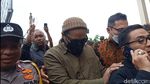 8 Momen Virgoun di Sidang Cerai, Tertunduk Pakai Kacamata Hitam-Masker
