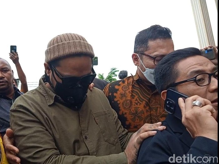 Virgoun datangi Pengadilan Negeri Jakarta Barat.