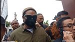 8 Momen Virgoun di Sidang Cerai, Tertunduk Pakai Kacamata Hitam-Masker