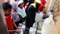 Para ilmuan mengatakan, perubahan iklim berkontribusi pada terjadinya gelombang panas yang lebih sering, parah, dan lebih lama selama bulan-bulan musim panas, termasuk di Bangladesh. (REUTERS/Mohammad Ponir Hossain)