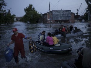 Bendungan Ukraina Jebol Picu Banjir, Keadaan Darurat Ditetapkan di Kherson