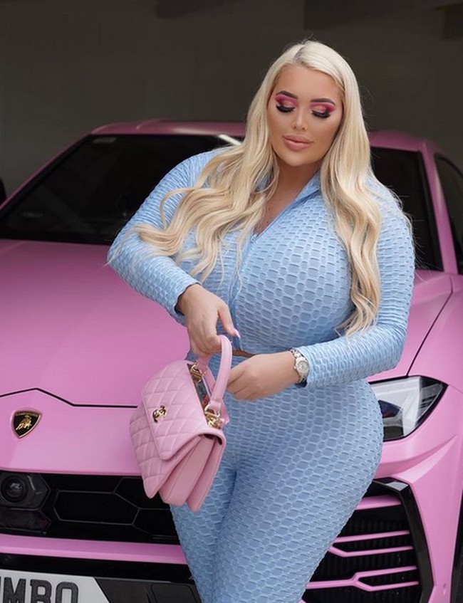 “Sejak (dadaku) menjadi lebih besar, aku menghasilkan lebih banyak uang,” ungkapnya lagi. Foto: dok. Instagram/@ambermayy_2